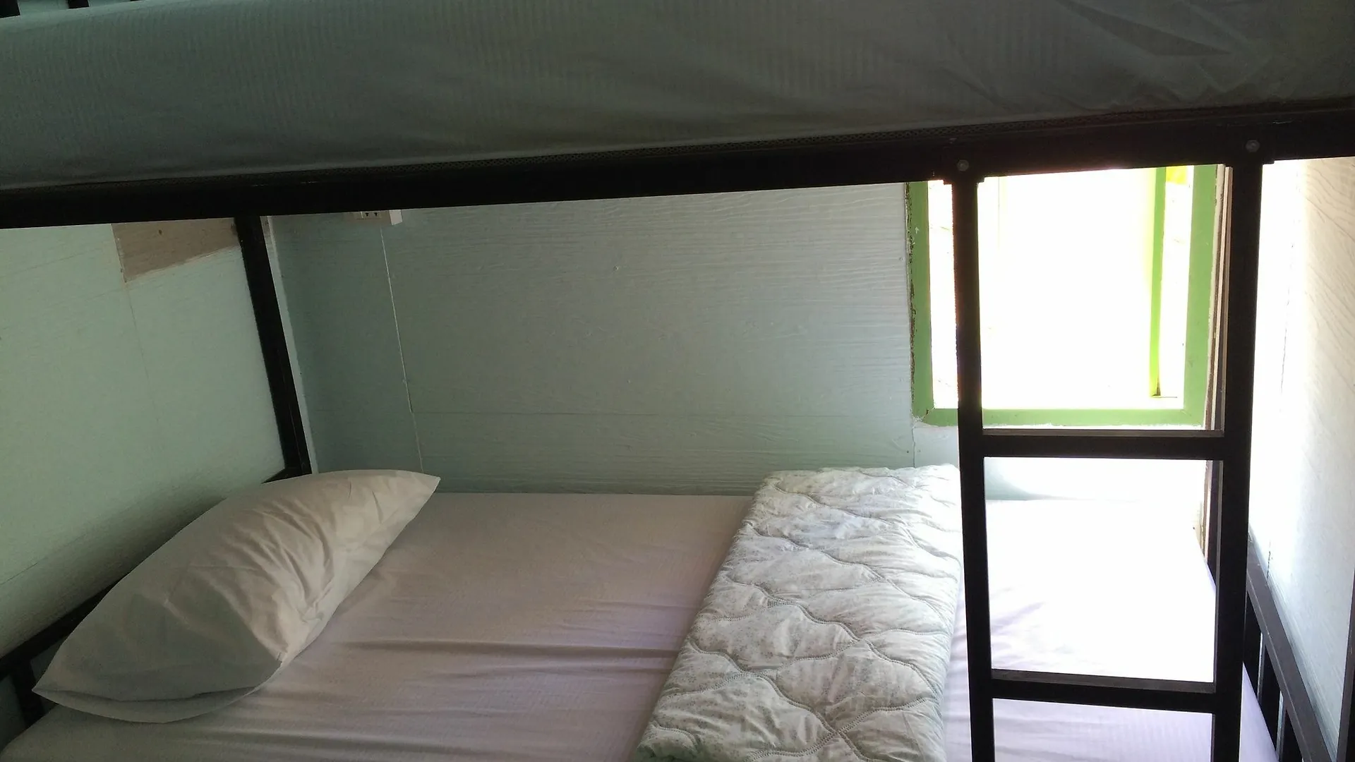 Ozone House Hostel Koh Lanta