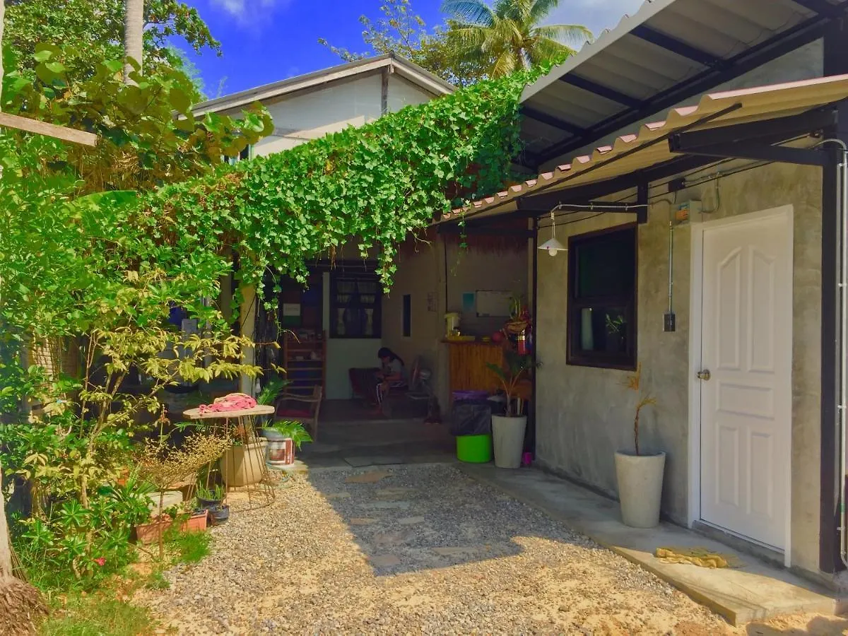 Ozone House Hostel Koh Lanta Thailand